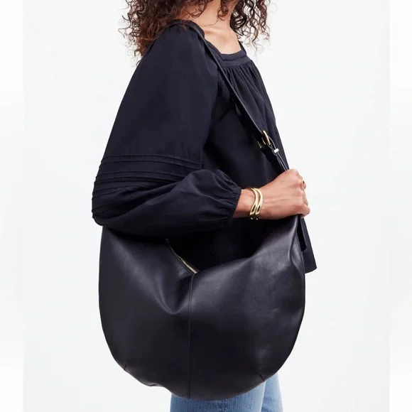 Madewell The Essential Curve Shoulder Bag - Picture 4 of 9